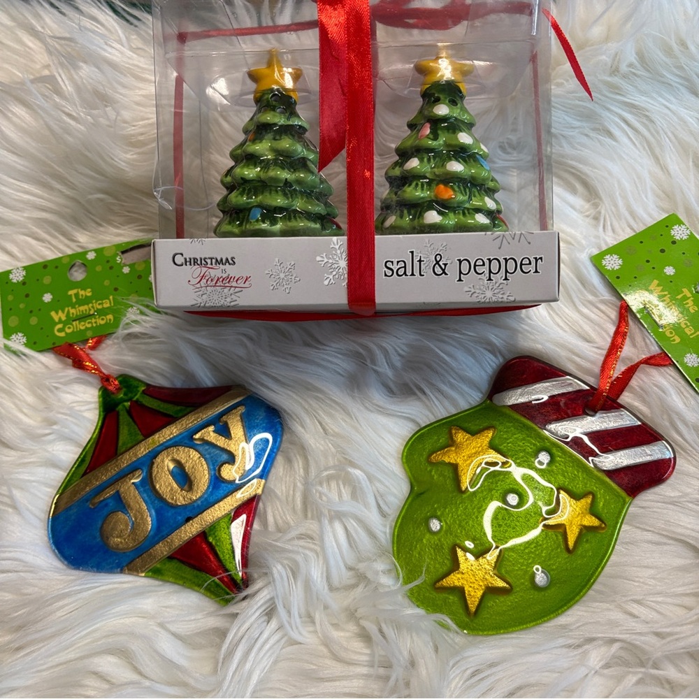 Christmas Tree Salt & Pepper Shakers & 2 glass ornaments lot/bundle